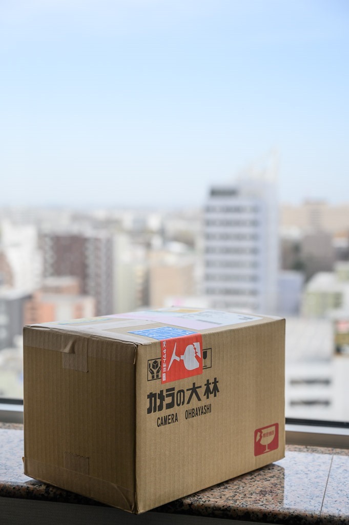  心から買ってよかったと思えるレンズ、ニコンのZ50mmf1.2！　F1.8やf1.4のレンズ比べここまで世界が変わるとは！　ただし、明るい日中は開放F1.2で撮れないことが多いので、こういうギアを使って、、、のアイキャッチ画像